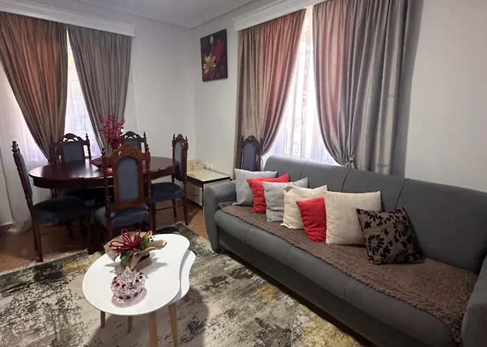 Mema 2 Apartman Piqeras